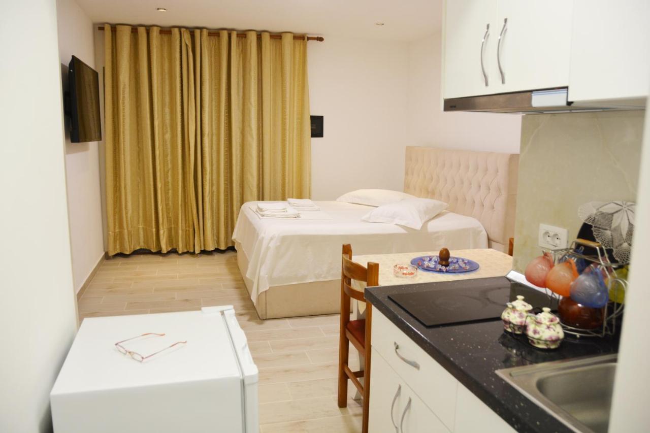 Mico'S Apartments Vlore Exterior photo