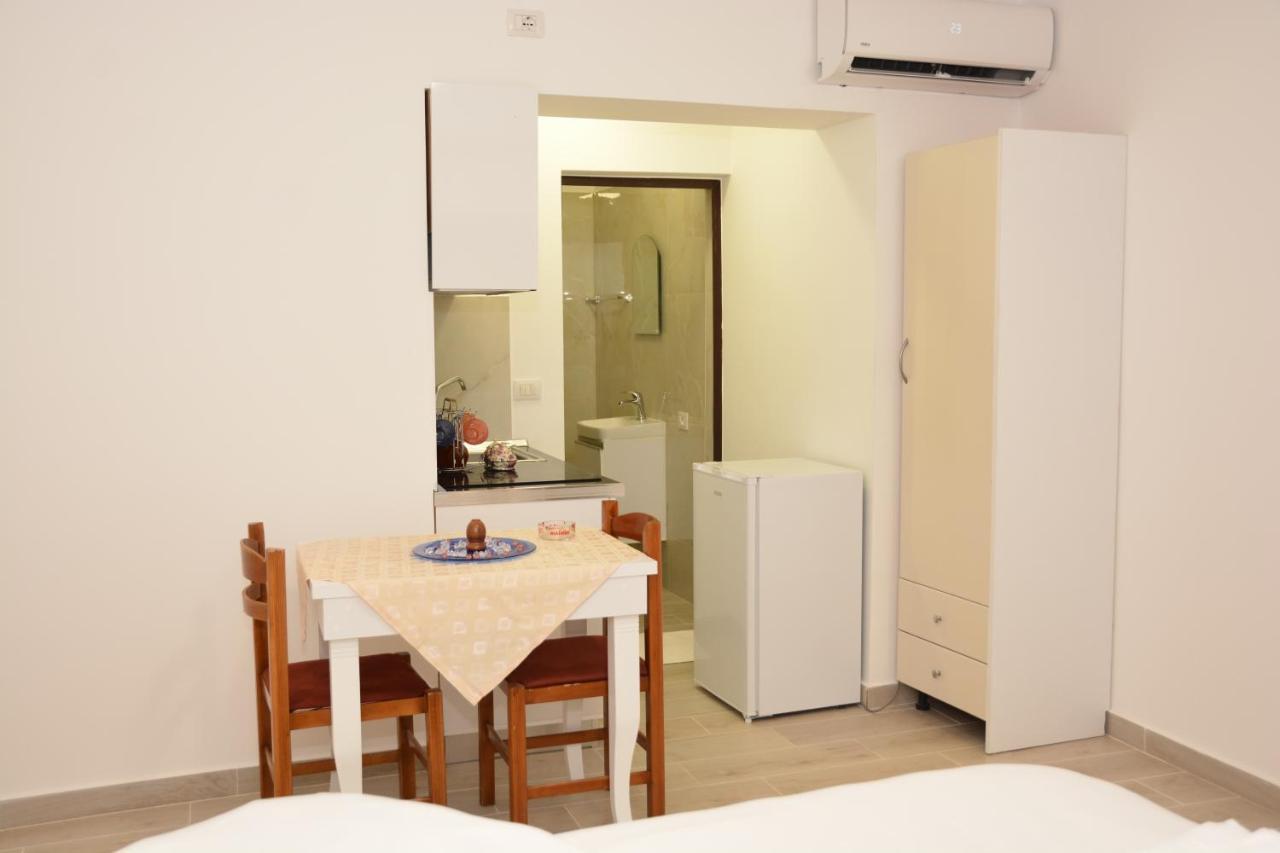 Mico'S Apartments Vlore Exterior photo