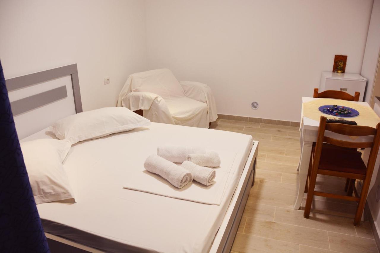 Mico'S Apartments Vlore Exterior photo