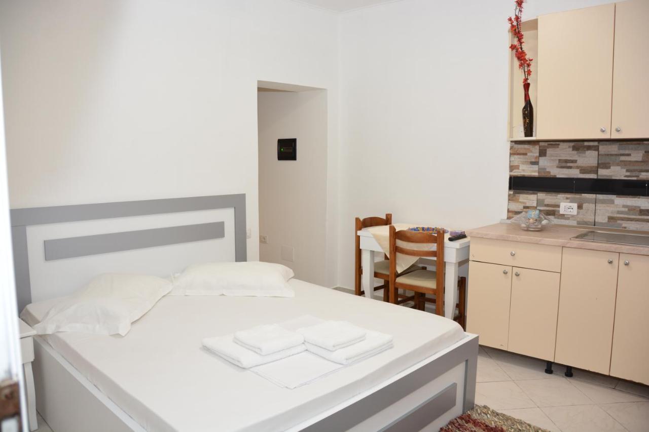 Mico'S Apartments Vlore Exterior photo