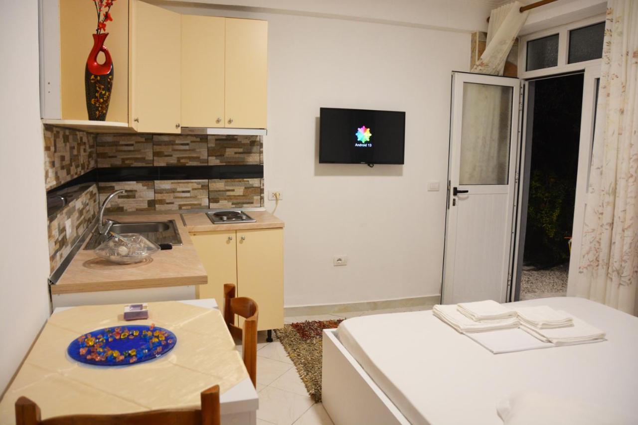 Mico'S Apartments Vlore Exterior photo