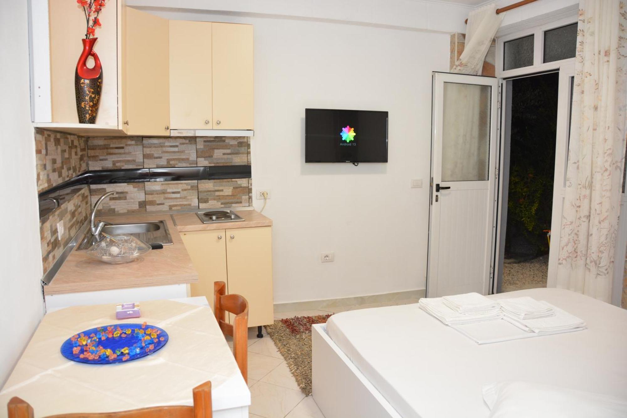 Mico'S Apartments Vlore Exterior photo